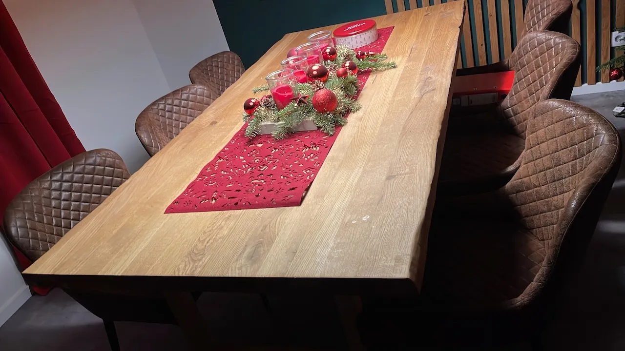 Esstisch aus Holz von Handwerkerservice